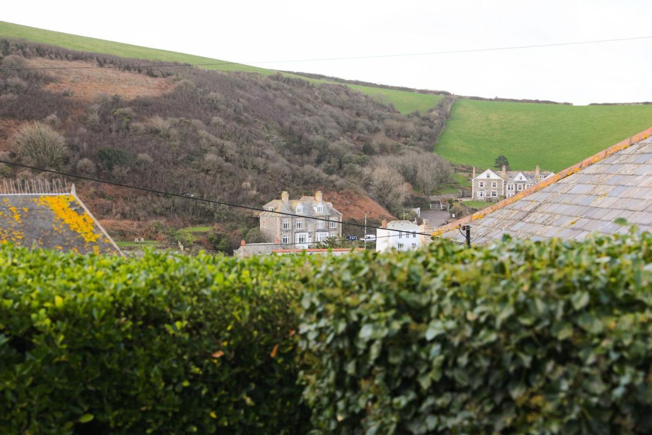 Tamarisk, Port Isaac Bay Holidays Exterior photo